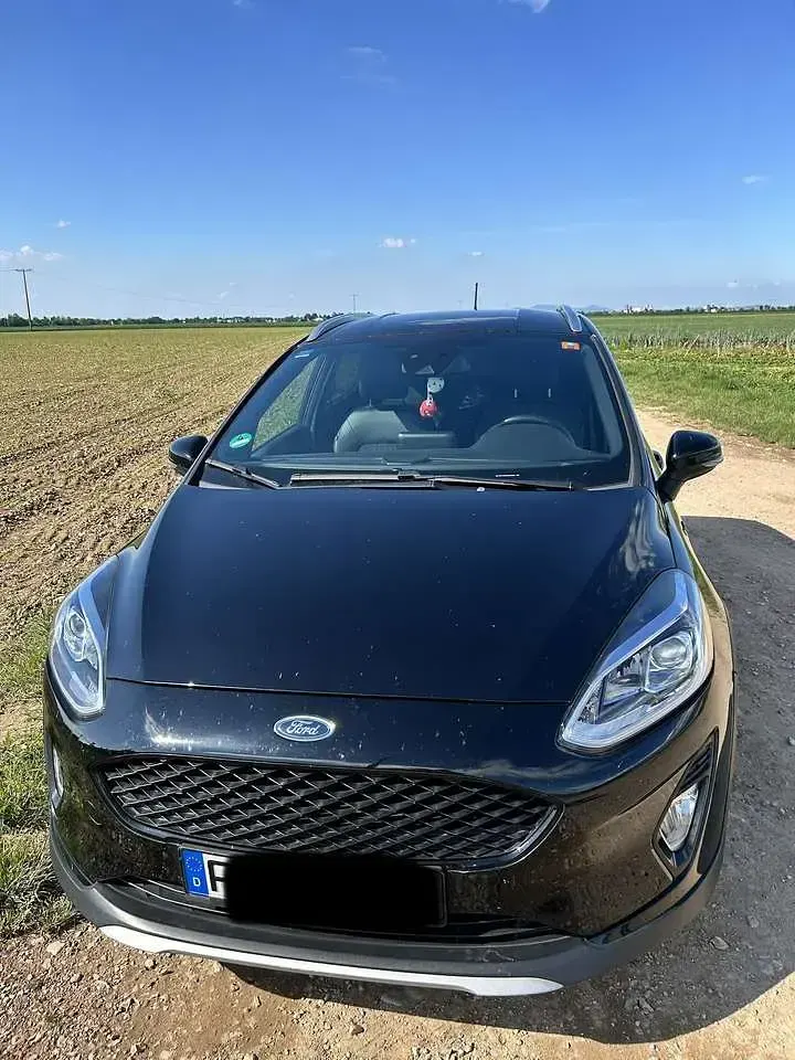 Gebraucht Ford Fiesta Active 101 PS (74 kW) 2018 Schwarz Kleinwagen