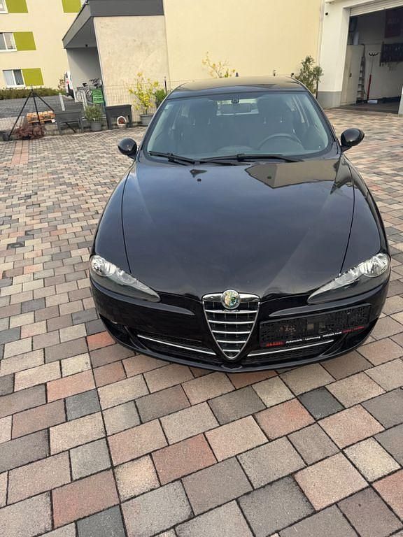 Schwarz Gebraucht 2008 Alfa Romeo 147 Progression Kleinwagen | 1.990 € (Fairer Preis) - Bild 1/4