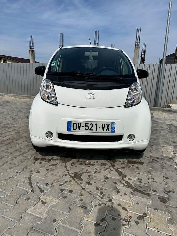 Gebraucht Peugeot iON Active 49 kW (67 PS) 2015 Weiß Kleinwagen