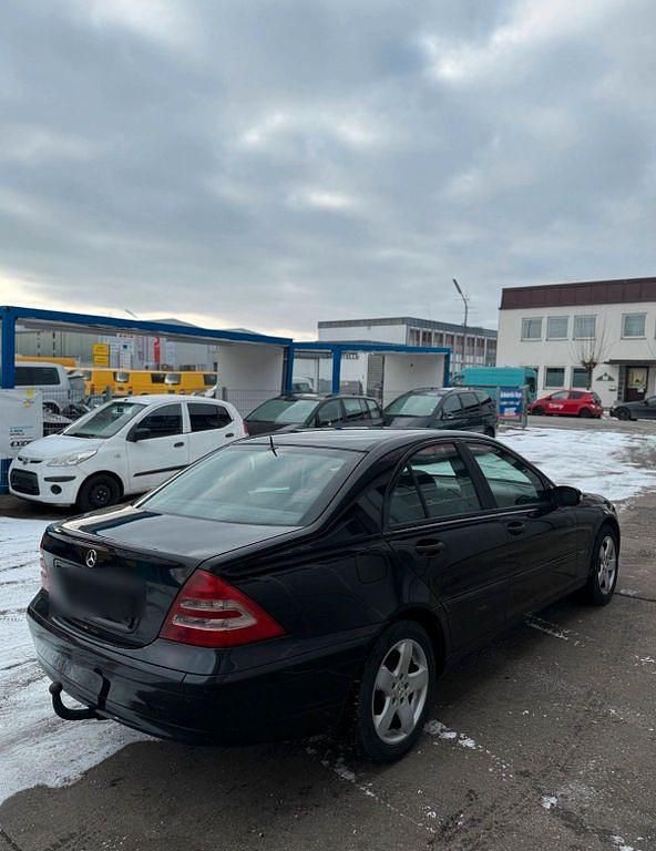 Gebraucht Mercedes C220 Classic 143 PS (105 kW) 2000 Schwarz Limousine