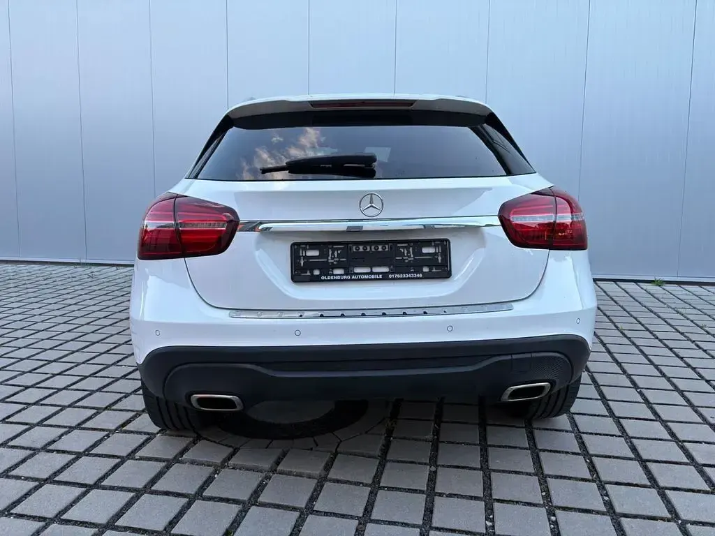 Gebraucht Mercedes GLA250 Urban 211 PS (155 kW) 2019 Weiß SUV