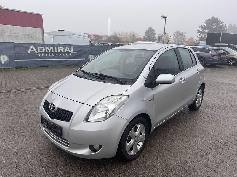 Silber Gebraucht 2009 Toyota Yaris Sol Limousine | 3.200 € (Fairer Preis) - Bild 1/4