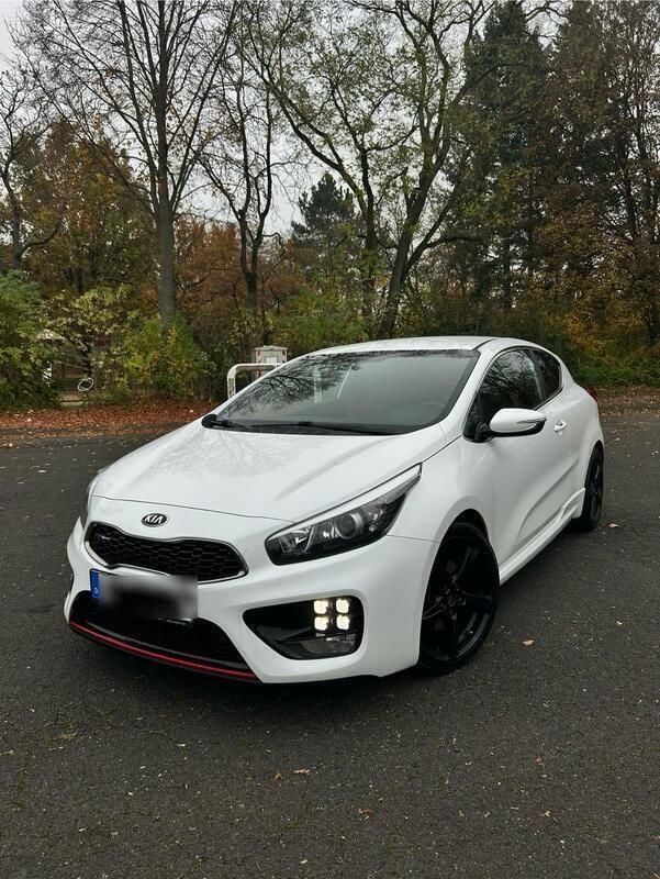 Weiß Gebraucht 2014 Kia Ceed GT Coupé | 8.500 € (Guter Preis) - Bild 1/4