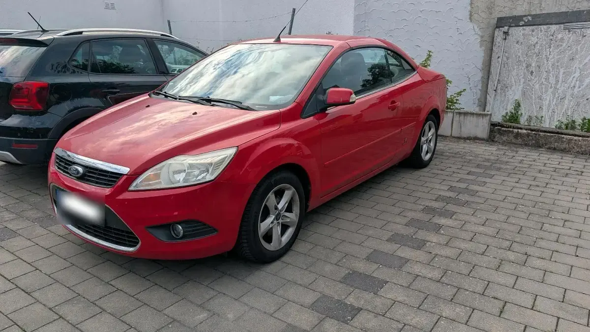 Gebraucht Ford Focus Cabriolet 100 PS (73 kW) 2009 Rot Cabrio