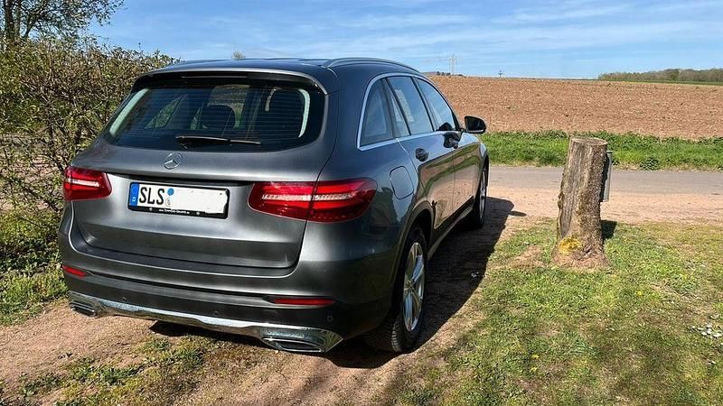 Gebraucht Mercedes GLC220 170 PS (125 kW) 2017 Grau SUV