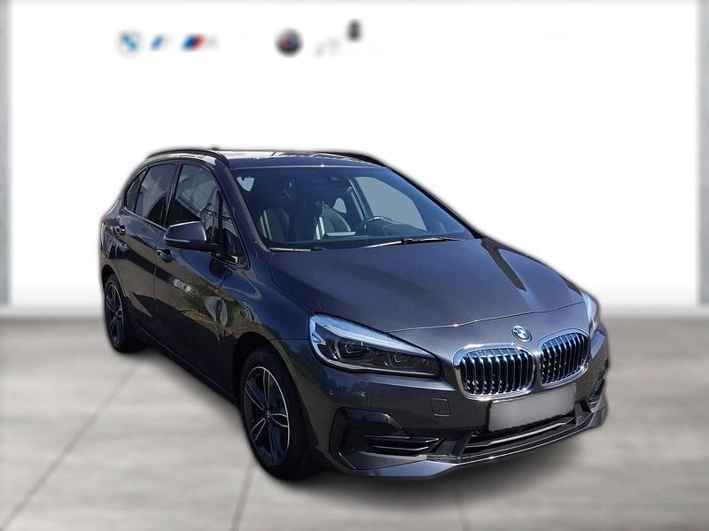 Metallic Gebraucht 2018 BMW 225 Active Tourer iPerformance Van / Kleinbus | 18.770 € (Fairer Preis) - Bild 1/4