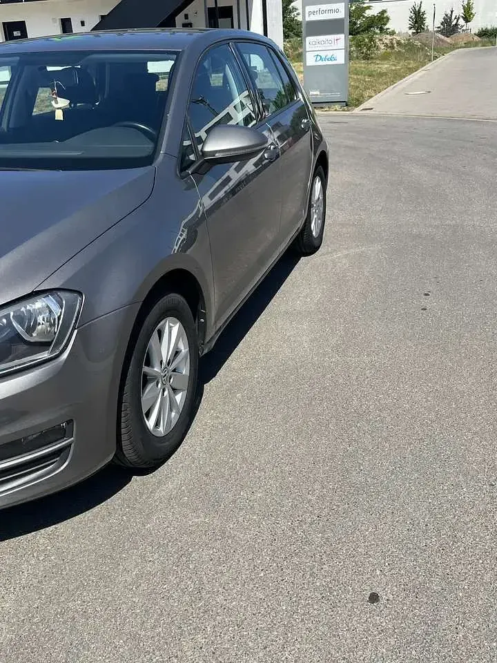 Gebraucht VW Golf VII Trendline 105 PS (77 kW) 2014 Grau Kleinwagen