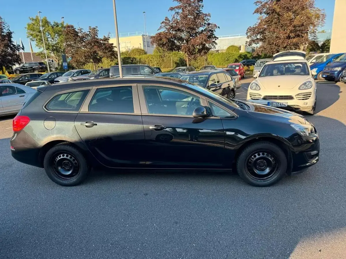 Gebraucht Opel Astra Selection 136 PS (100 kW) 2015 Karbonschw graphitschw midnigh Kombi