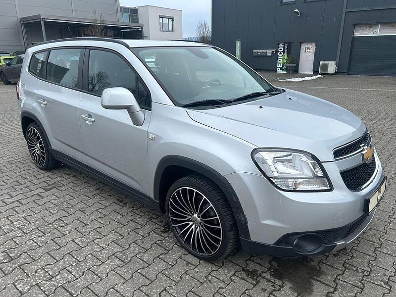 Gebraucht Chevrolet Orlando 141 PS (103 kW) 2012 Silber Van / Kleinbus