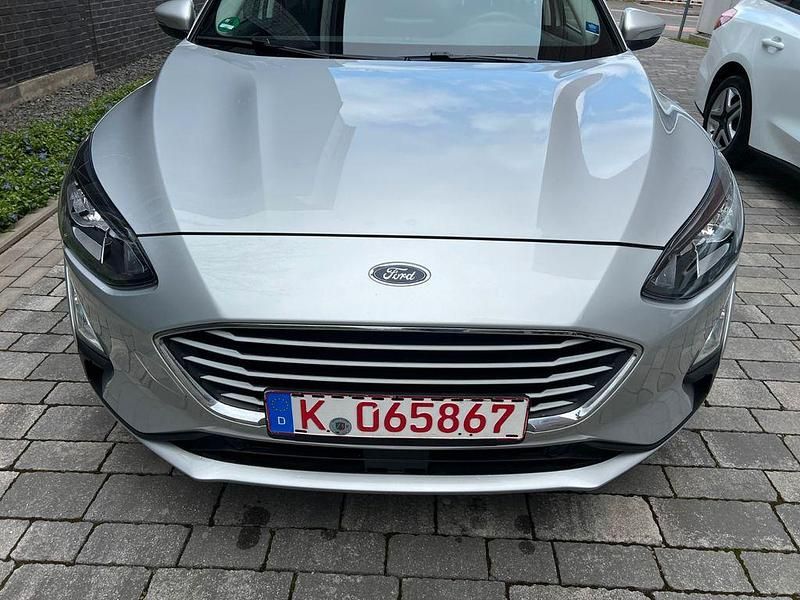 Gebraucht Ford Focus 120 PS (88 kW) 2021 Silber Limousine