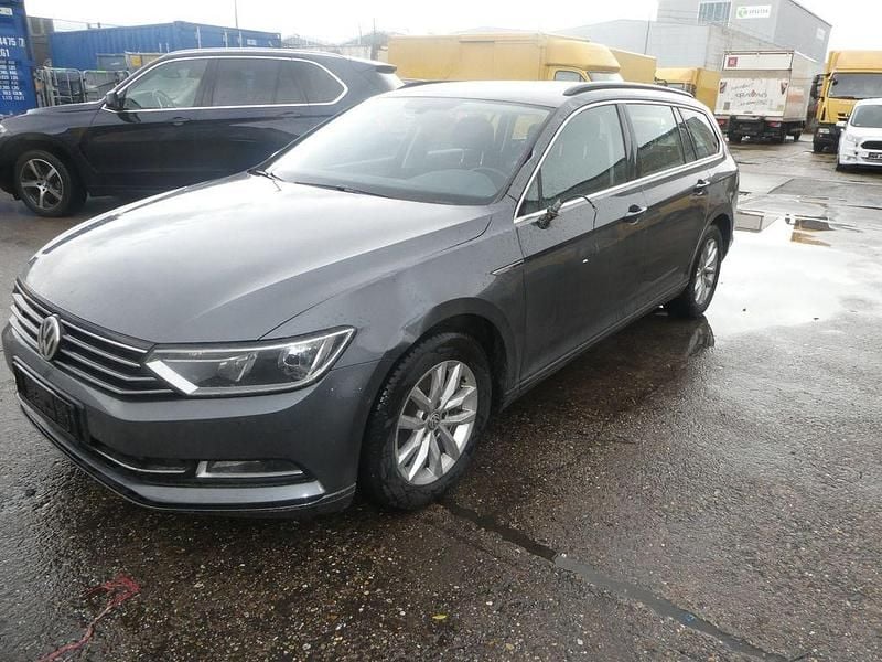 Gebraucht VW Passat Comfortline 150 PS (110 kW) 2017 Grau Kombi