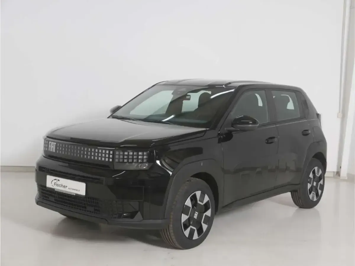 Neu Fiat Grande Panda Icon 101 PS (74 kW) 2025 Schwarz Kleinwagen
