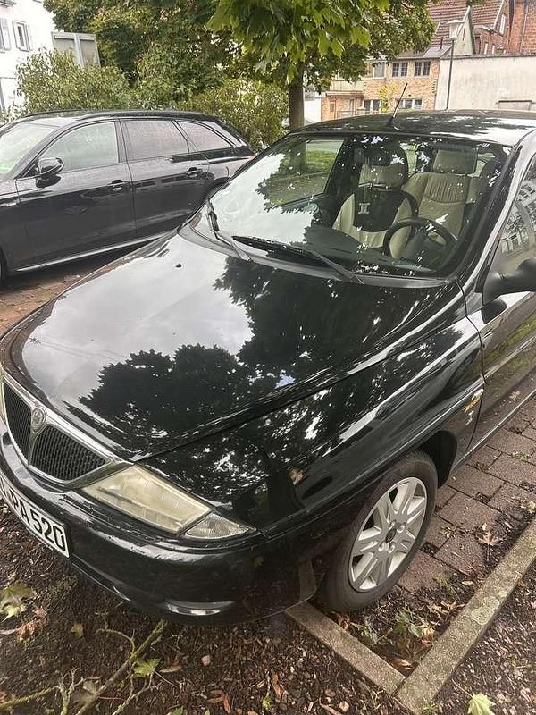 Gebraucht Lancia Ypsilon 60 PS (44 kW) 2002 Schwarz Kleinwagen