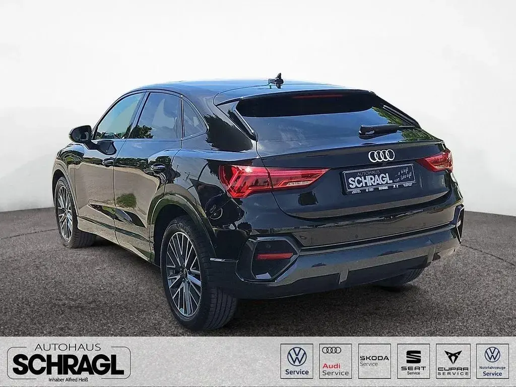 Gebraucht Audi Q3 Sportback Ambiente 150 PS (110 kW) 2023 Mythosschwarz metallic SUV