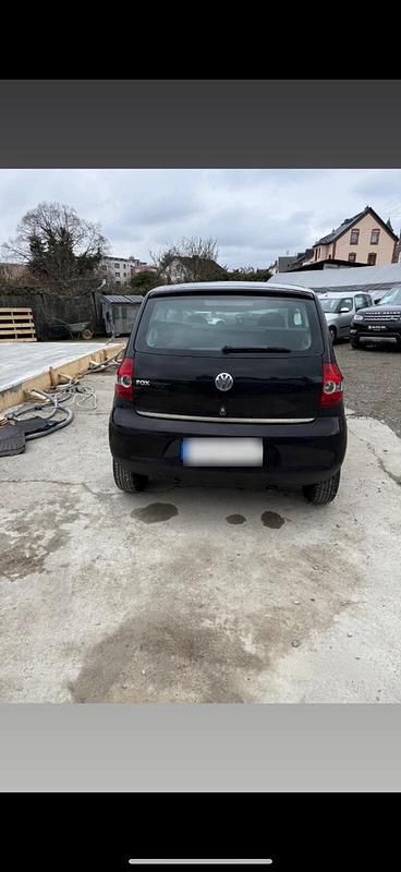 Second-hand VW Fox 55 CP (40 kW) 2005 Negru Hatchback