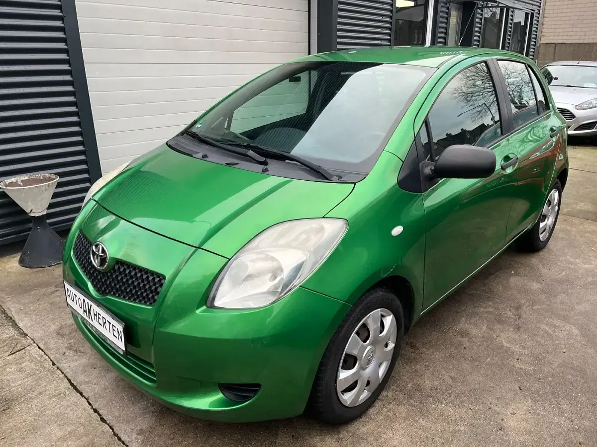 Gebraucht Toyota Yaris 69 PS (50 kW) 2007 Grün Kleinwagen