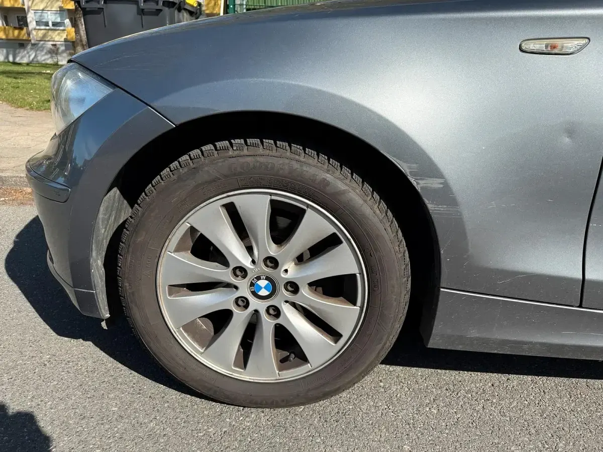 Gebraucht BMW 116 122 PS (89 kW) 2009 Grau Kleinwagen