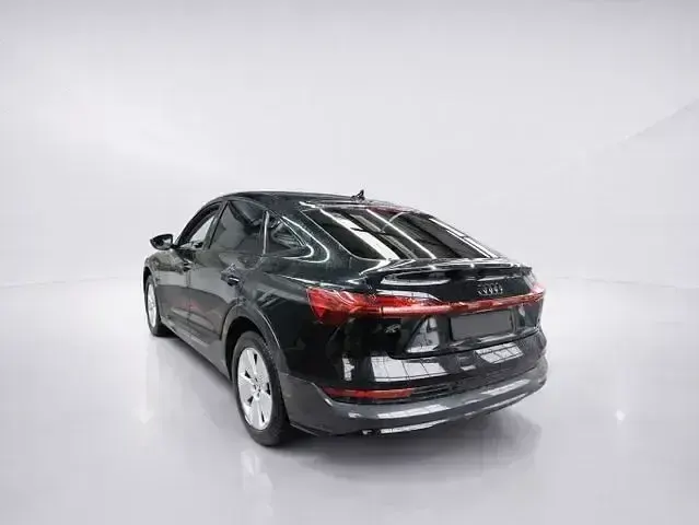 Gebraucht Audi e-tron Sportback Advanced Plus 300 kW (408 PS) 2022 Mythosschwarz metallic SUV