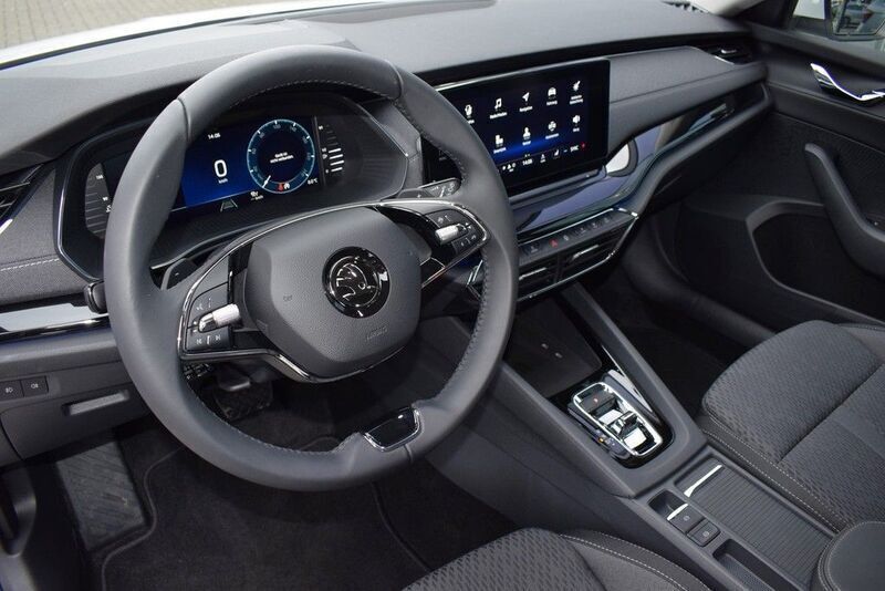 Gebraucht Skoda Octavia Style 150 PS (110 kW) 2024 Candyweiss candyweiss Kombi