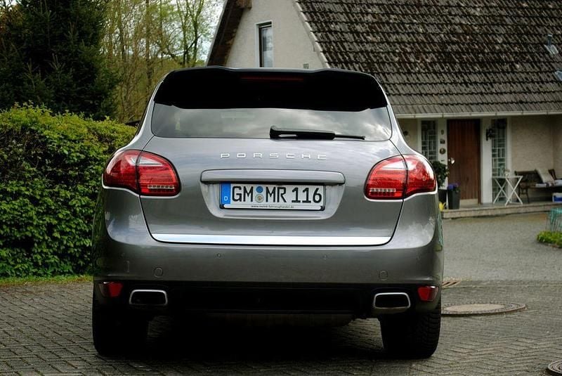 Usado Porsche Cayenne 245 HP (180 kW) 2012 Cinzento SUV
