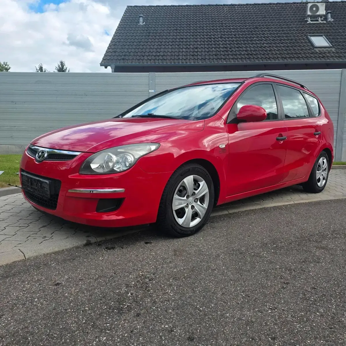 Używany Hyundai i30 90 KM (66 kW) 2009 Czerwony Kombi