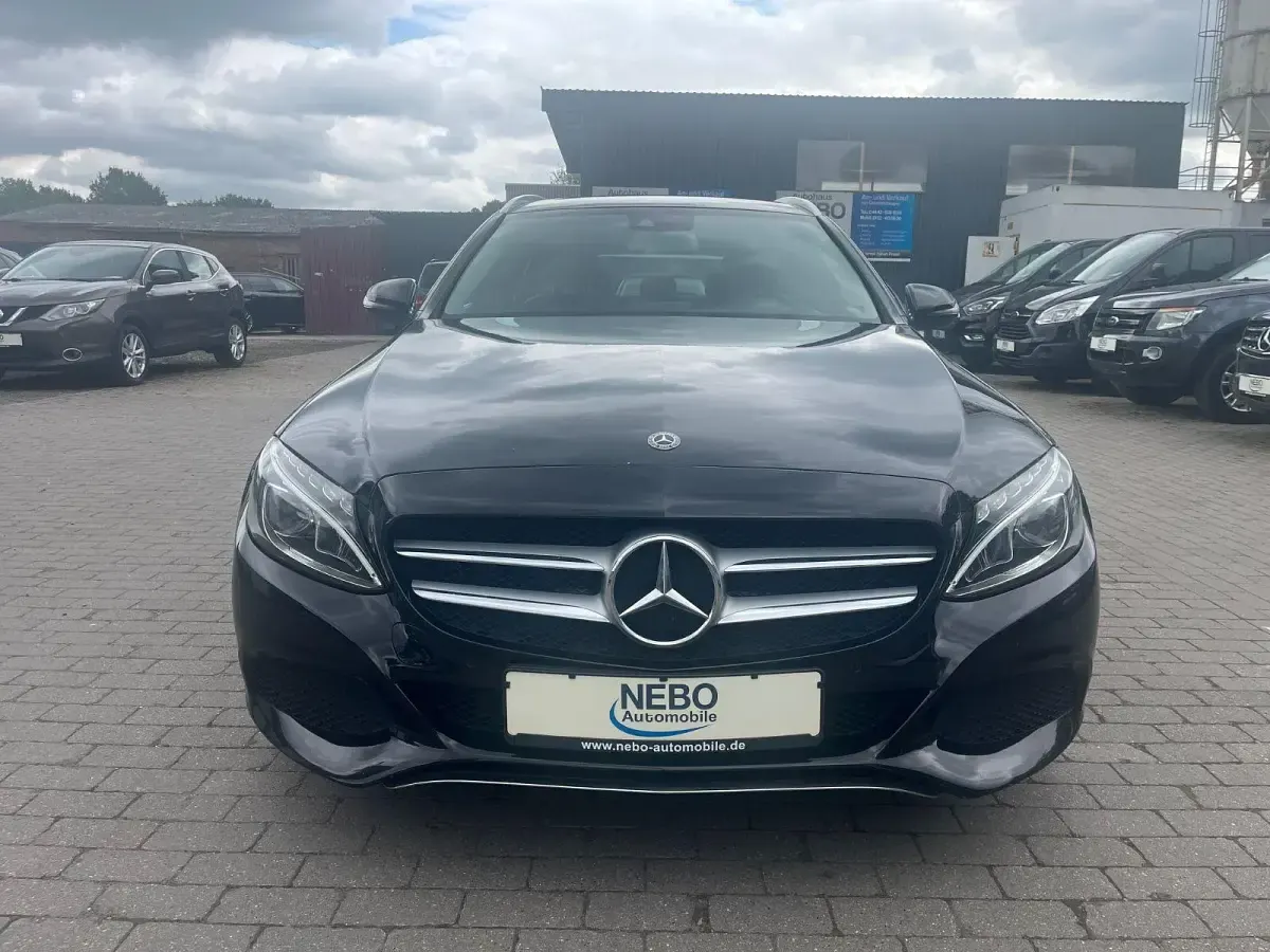 Gebraucht Mercedes C220 Avantgarde 170 PS (125 kW) 2017 Schwarz Kombi