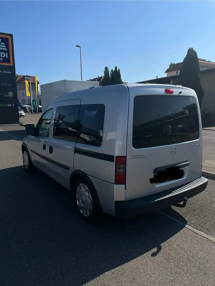Gebraucht Opel Combo 94 PS (69 kW) 2006 Silber Van / Kleinbus