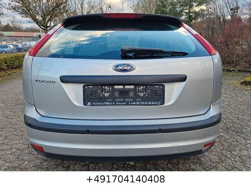 Gebraucht Ford Focus 101 PS (74 kW) 2005 Silber Limousine