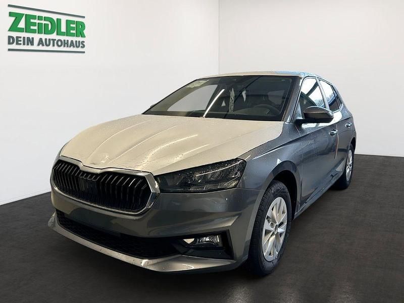 Neu Skoda Fabia Essence 95 PS (69 kW) 2026 Grau Limousine