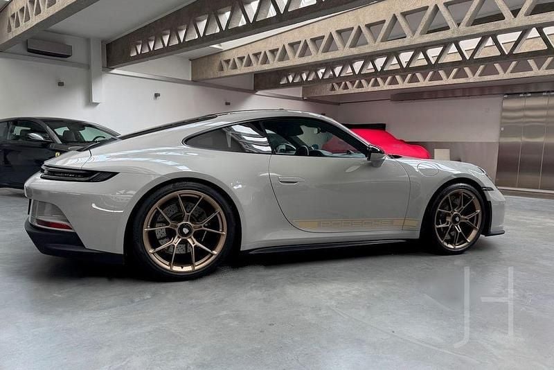 Grau Gebraucht 2024 Porsche 992 | 202.992 € (Guter Preis) - Bild 1/4