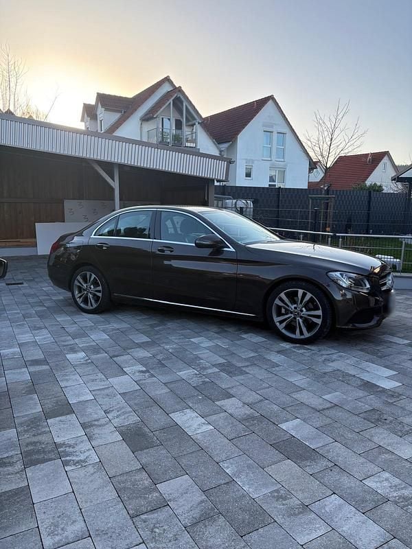 Gebraucht Mercedes C220 Avantgarde 170 PS (125 kW) 2018 Braun Limousine