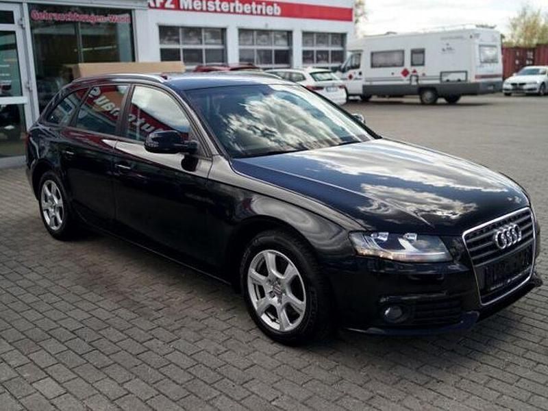 Gebraucht Audi A4 Attraction 120 PS (88 kW) 2011 Schwarz Kombi