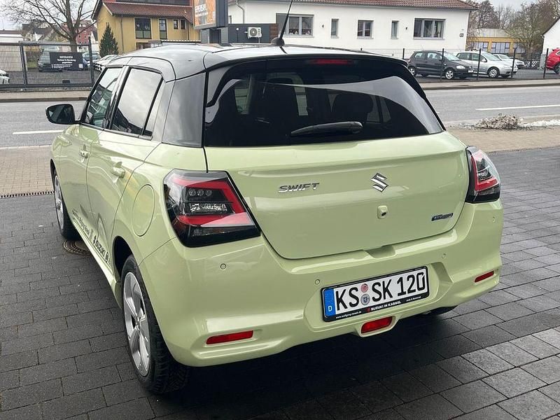 Neu Suzuki Swift Comfort+ 83 PS (61 kW) 2026 Grün Kleinwagen