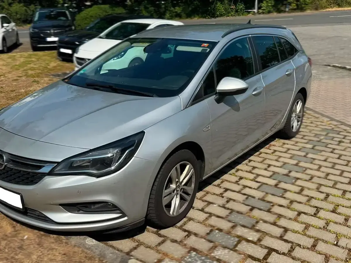 Gebraucht Opel Astra Active 136 PS (100 kW) 2016 Weiß Limousine