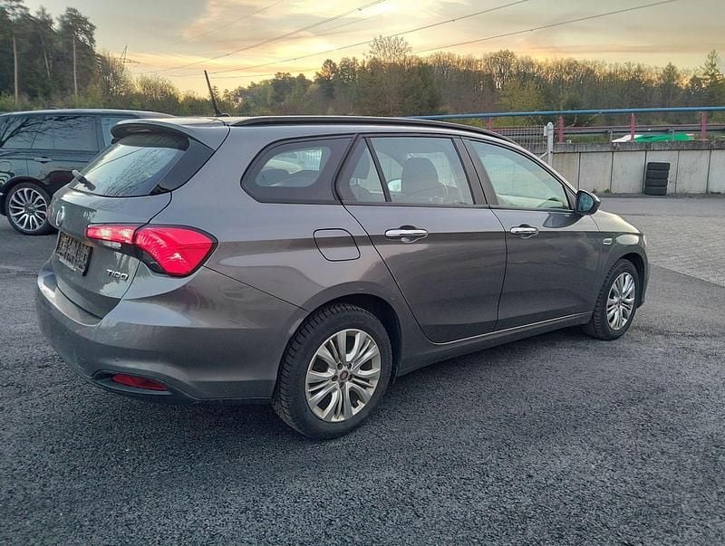 Gebraucht Fiat Tipo Easy 120 PS (88 kW) 2017 Grau Kombi