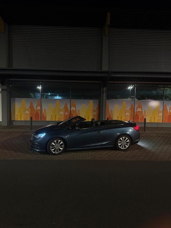 Blau Gebraucht 2016 Opel Cascada Active Cabrio | 11.700 € (Fairer Preis) - Bild 1/4