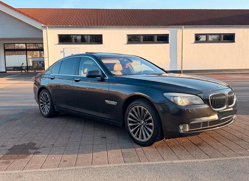 Gebraucht BMW 750 408 PS (300 kW) 2009 Grau Limousine