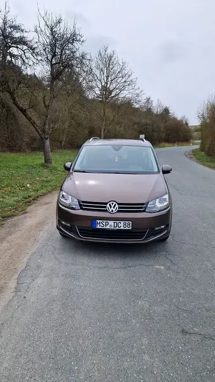 Gebraucht VW Sharan Life 177 PS (130 kW) 2013 Braun Van / Kleinbus