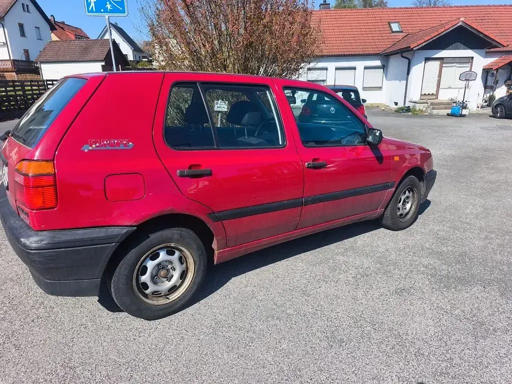 Gebraucht VW Golf III 60 PS (44 kW) 1994 Rot Limousine