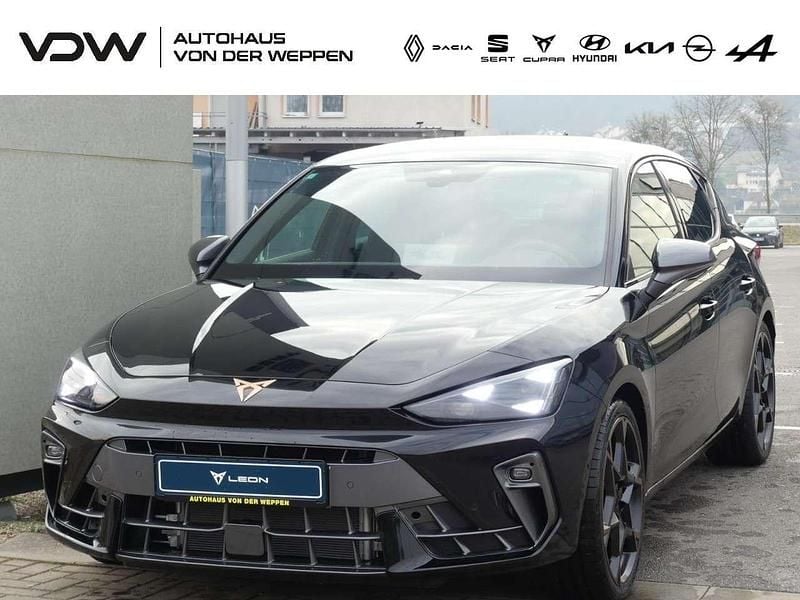 Mitternachtsschwarz Gebraucht 2025 Cupra Leon VZ Limousine | 44.690 € (Etwas zu teuer) - Bild 1/4