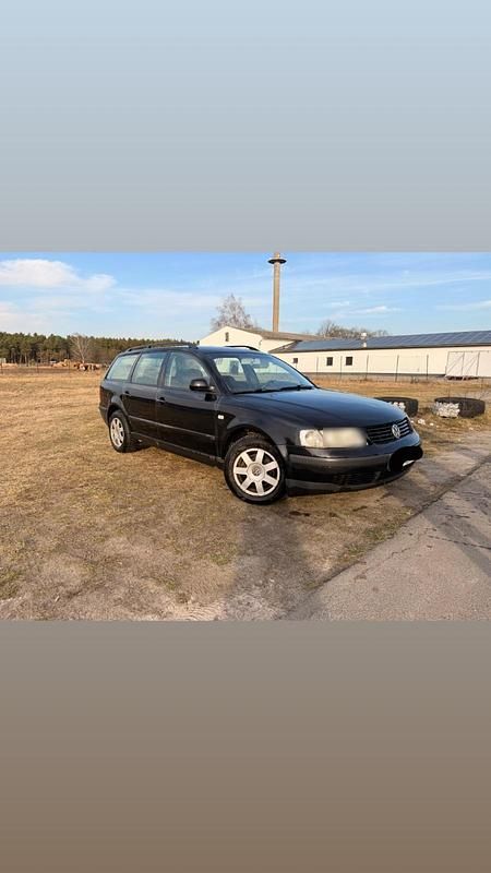 Gebraucht VW Passat 116 PS (85 kW) 2001 Schwarz Kombi