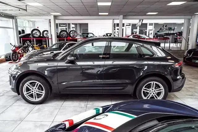Gebraucht Porsche Macan 265 PS (194 kW) 2023 Grau SUV