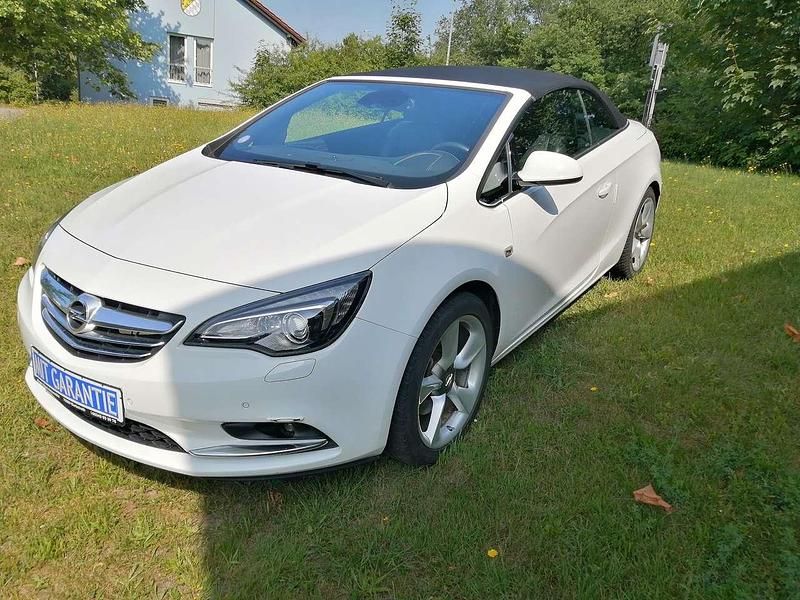 Gebraucht Opel Cascada Edition 140 PS (102 kW) 2018 Weiß Cabrio