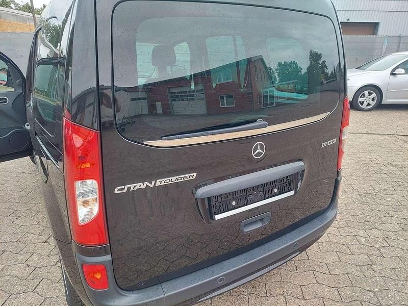 Gebraucht Mercedes Citan 111 Edition 116 PS (85 kW) 2020 Dravitschwarz Kombi