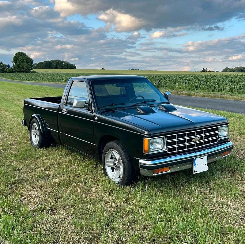 Schwarz Gebraucht 1986 Chevrolet Blazer | 22.500 € - Bild 1/4