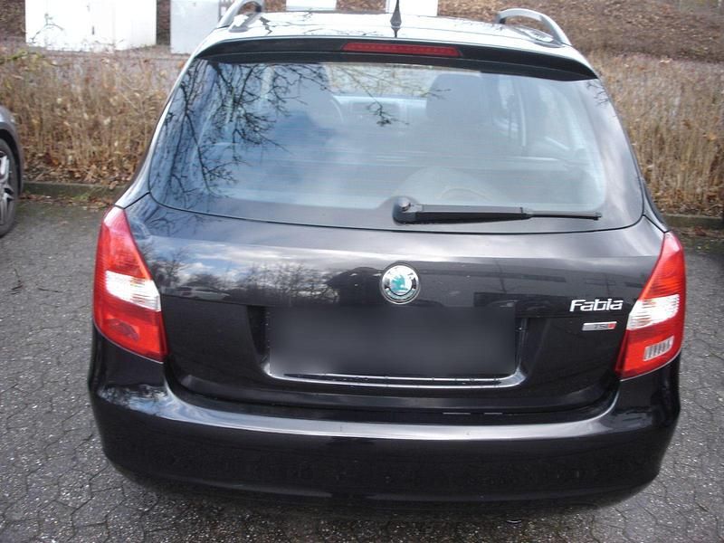Gebraucht Skoda Fabia Elegance 105 PS (77 kW) 2012 Schwarz Kombi