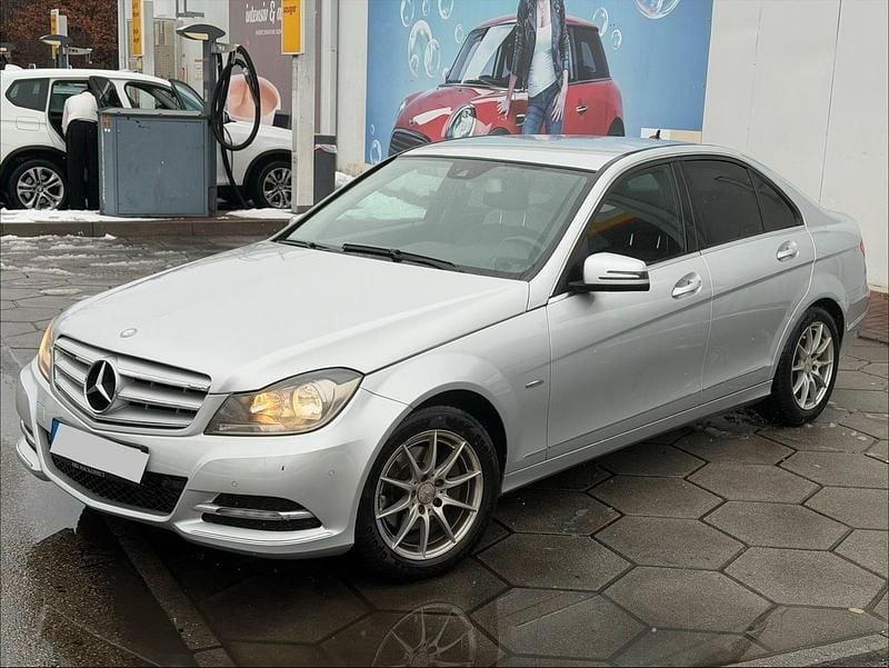 Silber Gebraucht 2011 Mercedes C220 Limousine | 8.100 € (Guter Preis) - Bild 1/4