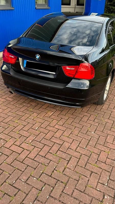 Gebraucht BMW 318 M Sport 143 PS (105 kW) 2010 Schwarz Limousine