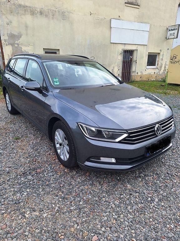 Grau Gebraucht 2016 VW Passat Comfortline Kombi | 11.200 € (Guter Preis) - Bild 1/4