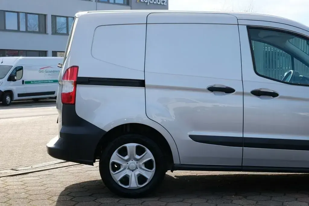 Gebraucht Ford Transit 75 PS (55 kW) 2023 Polar silber Van / Kleinbus